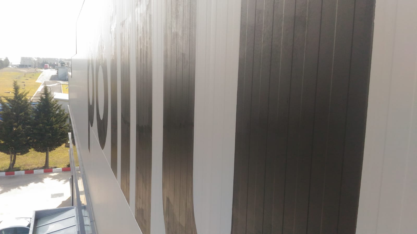 Polilux Cephe Duvar Yazısı