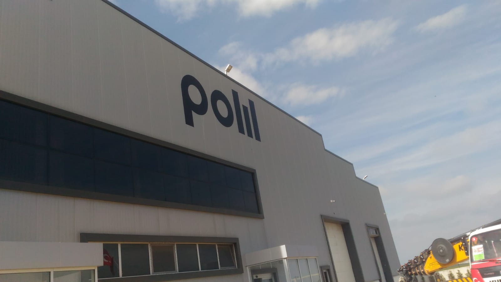 Polilux Cephe Duvar Yazısı