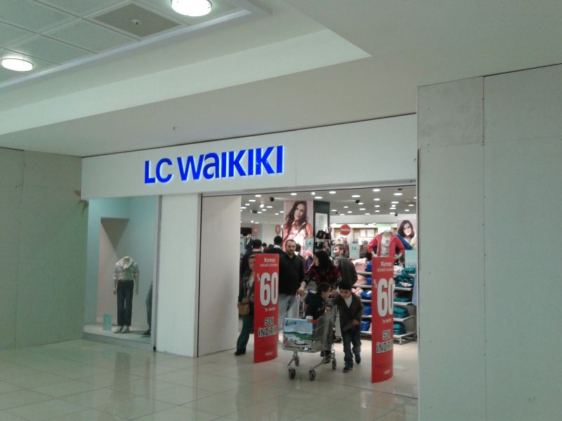 Lc Waikiki Işıklı Tabela