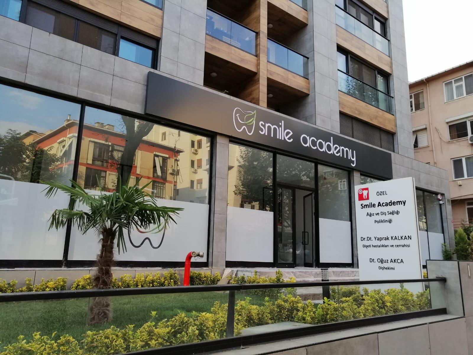 Smile Academy Diş Kliniği Dekupe Harf Tabela