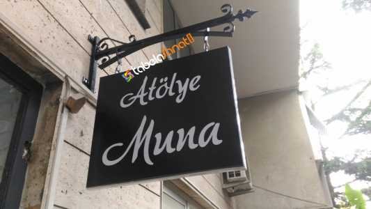 Atölye Muna Askılı Ferforje Tabela