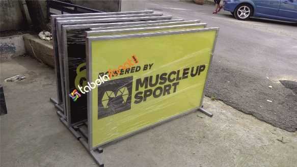 ayaklı baskılı çift taraflı tabela