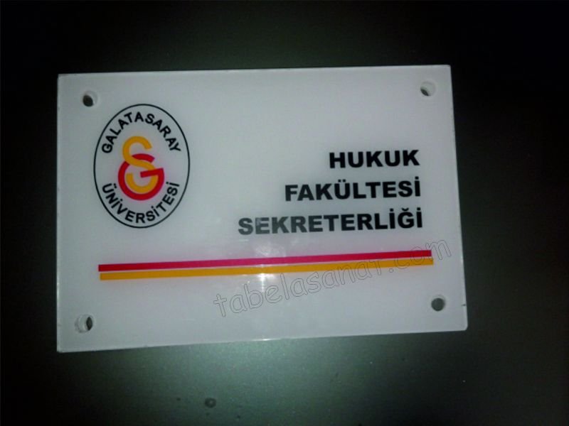 galatasaray üniversitesi kapı yönlendirme tabelası