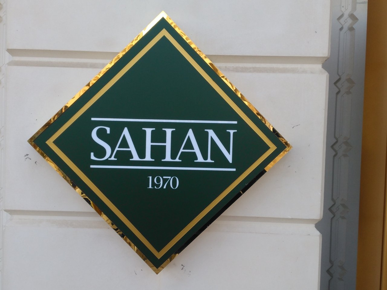 gold krom pleksi ışıklı tabela