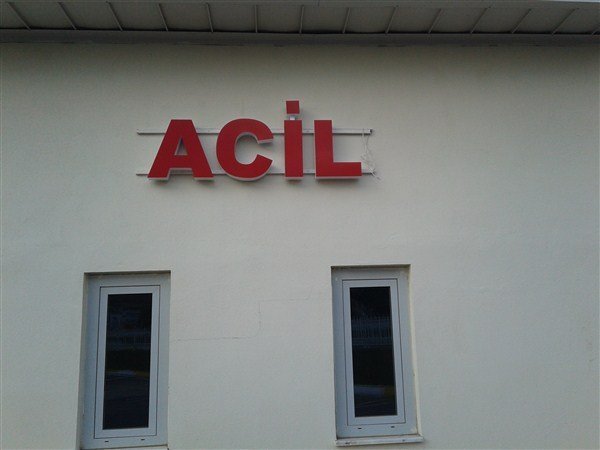 hastane acil ışklı pleksi kutu harf tabela