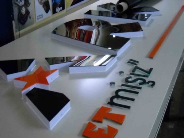 Işıklı Pleksi Kutu Harf İmalat Tabelası