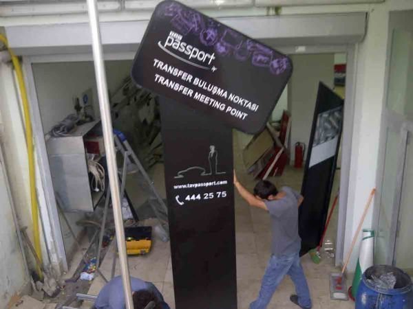 ışıklı totem tabela imalat görselleri