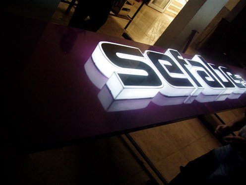 led ışıklı pleksi kutu harf tabela