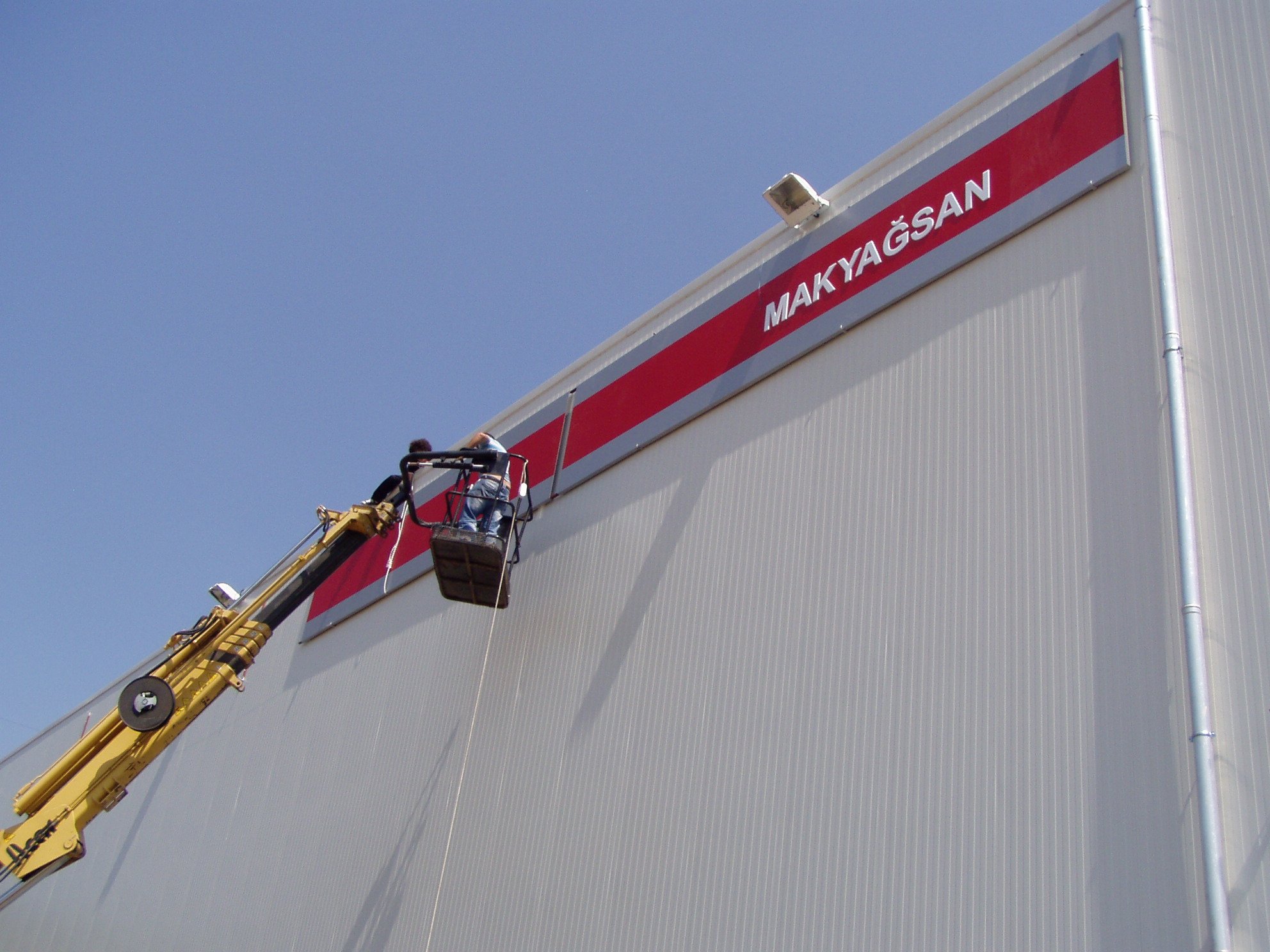 Vinçle Tabela Montajı